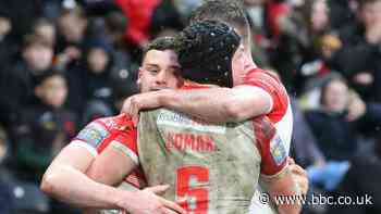 Super League: Hull FC 6-38 St Helens - Saints saunter to win over 12-man hosts on emotional day - BBC