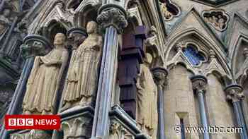 Antony Gormley art unveiled outside Wells Cathedral - BBC.com