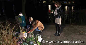 Jaar na dood Karin Grijpstra brandt het hele dorp Cornjum een kaarsje voor haar - Hart van Nederland