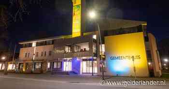 Berg en Dal: geel-blauw gemeentehuis en speciale solidariteitsbijeenkomst voor Oekraïne - De Gelderlander