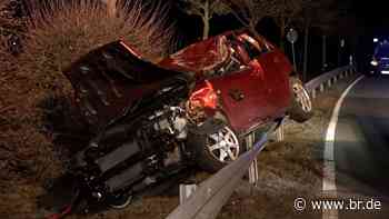 Auto auf der Leitplanke: 83-Jährige in Erlangen schwer verletzt - br.de