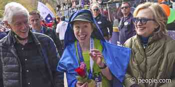 Chelsea Clinton Says Having Parents Cheering Her on at N.Y.C. Marathon Helped Push Her Over the Finish Line - PEOPLE