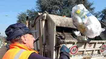 Monza, nuova raccolta rifiuti. Una App ti dice dove buttarli. Basta la foto: come funziona - IL GIORNO