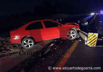 Choca y queda atrapado sobre el libramiento de Apizaco - El Cuarto de Guerra