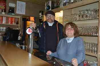 Volkscafé De Kabien in Izegem bij Nancy en Snorre: een biljartcafé met een leguaan als mascotte - KW.be - KW.be