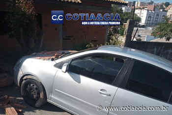 Motorista de aplicativo é sequestrado em Cotia e depois encontra veículo batido em muro de residência - Cotia e Cia