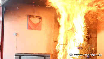 Garching: Christbaum geht in Flammen auf - Älteres Ehepaar verletzt - Merkur.de