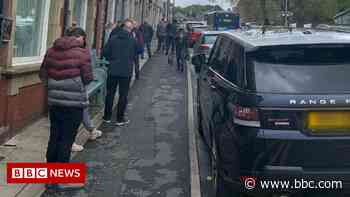 Covid: Blackburn with Darwen over-18s urged to book vaccine - BBC.com