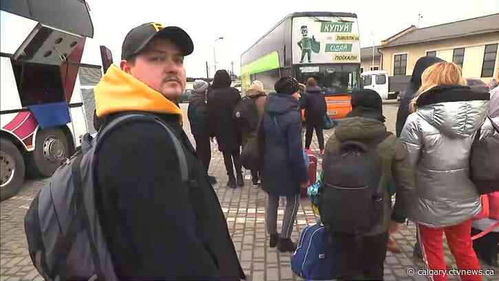 Alberta man flees Ukraine, family stays behind as Russian attacks continue