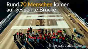 Lasst uns Brücken bauen - Künstler senden überdimensionales Friedenssignal - Süddeutsche Zeitung - SZ.de