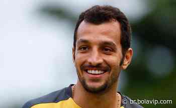 “Deve ser ele”; a pedido de Bustos, Dracena avança por reforço gringo e mira centroavante com perfil que ch... - Bolavip Brasil