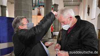 Kreuze statt Konfetti: Fastnacht mit Aschermittwoch zu Ende - Süddeutsche Zeitung - SZ.de