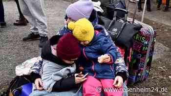 Fasching statt Krieg? Wie sehr der Krieg in der Ukraine Kinder und Senioren beschäftigt