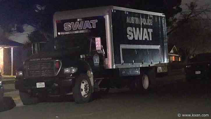 SWAT called out to southeast Austin to search for suspect with a weapon