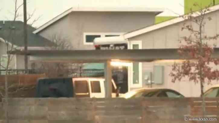 LIVE: SWAT called out to southeast Austin to search for suspect with a weapon