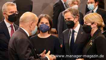 Ukraine News: Kein Deutsches Bier mehr für Russland ++ Euro rutscht ab ++ Brand in Atomkraftwerk