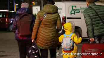Gli uomini restano a combattere Mamme e figli si rifugiano a Fermo - il Resto del Carlino