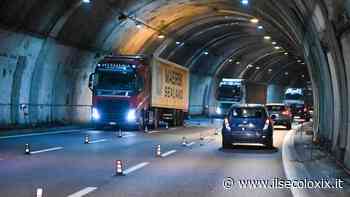 A26, auto travolge e uccide camionista fermo in corsia d’emergenza - Il Secolo XIX