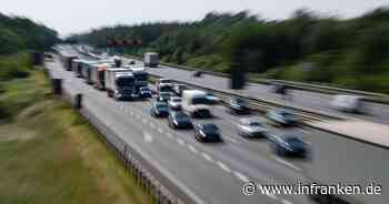 A70 bei Bamberg: Mann verliert Möbelkartons auf Autobahn - und erfährt davon im Radio