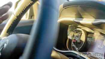 Nach dem Hupen getrunken: Zwei Personen sitzen auf Kreuzung in Jena