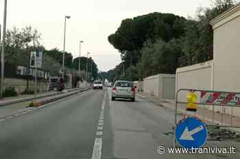 Intervento dei vigili in via Corato per cedimento dell'asfalto - TraniViva