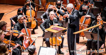 Review: At the Philharmonic, a Conductor Is the Star