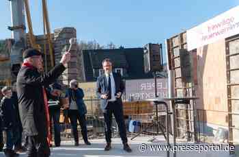 FW-OE: Was lange währt... Grundsteinlegung am neuen Feuerwehrgerätehaus in Oberelspe