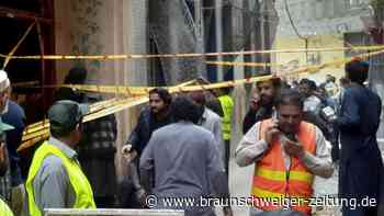 60 Tote bei IS-Selbstmordanschlag auf Moschee in Pakistan