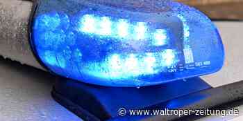 Reisebus und Pkw kollidieren auf Bollrath-Kreuzung – zwei Schwerverletzte - Waltroper Zeitung