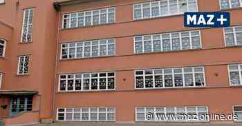 Luckenwalde: Friedenstauben für die Ukraine an den Fenstern der Ebert-Schule - Märkische Allgemeine Zeitung