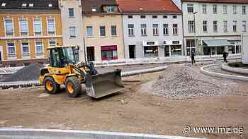 Dessauer Albrechtsplatz derzeit ohne Fußwege geplant - Nun wollen Stadträte mitten im Bau eingreifen - Mitteldeutsche Zeitung