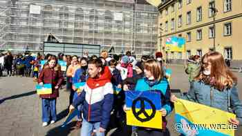 250 Schüler machen Friedens-Spaziergang durch Witten - WAZ News