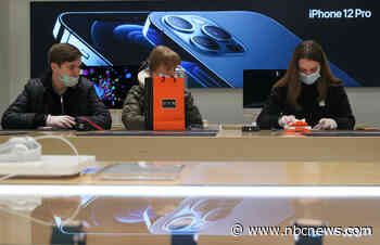 Apple halts sales of products to Russia, restricts access to Russian news apps