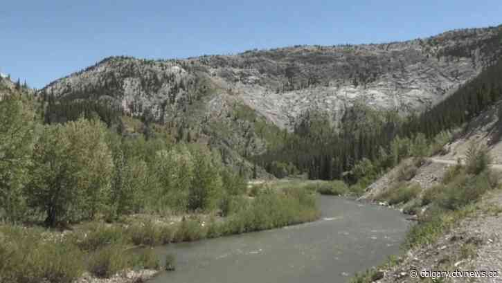 'Ban coal mining right now': Alberta country star says province needs to do more