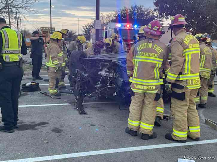 2 taken to hospital after multi-car crash in north Austin
