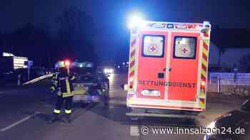 E-Scooter-Fahrer will Straße überqueren und wird von Auto erfasst