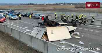 A8 Ulm-West gesperrt: Schwerer Unfall mit Kleintransporter - Schwäbische