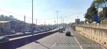 Capotamento de automóvel na rodovia Raposo Tavares em Cotia - Mobilidade Sampa