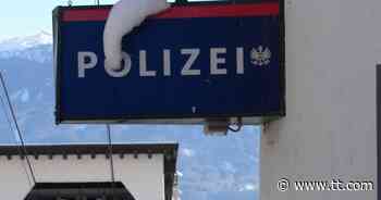 Autoscheiben mit Steinen eingeschlagen: Polizei in Telfs sucht nach Serientäter - Tiroler Tageszeitung Online