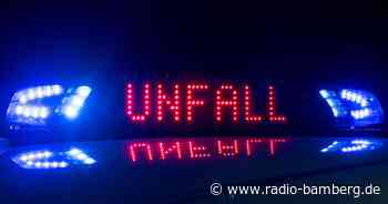 Senior stürzt mit Auto in einen Bach