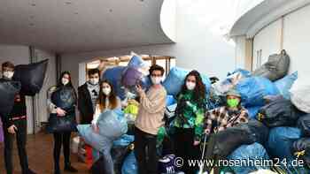 Mehr als 1800 Decken in drei Tagen: Sammlung für Ukraine in Rosenheim findet gigantischen Zulauf