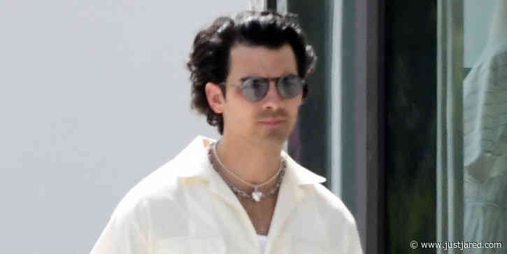 Joe Jonas Grabs Lunch with a Friend in Miami