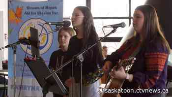 Saskatoon Ukrainian sibling trio provide entertainment during fundraising efforts