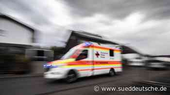 Mieter wird bei Löschversuch in Wohnzimmer schwer verletzt - Süddeutsche Zeitung - SZ.de