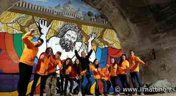 Napoli, gigantesco murales nella Galleria Borbonica: l'opera di Aldam stupisce i turisti del sottosuolo - ilmattino.it