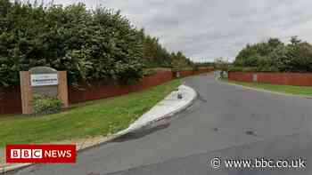 East Yorkshire food factory evacuated after ammonia leak - BBC