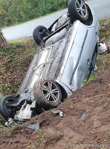 Une voiture finit sur le toit à Mandelieu, la conductrice légèrement blessée