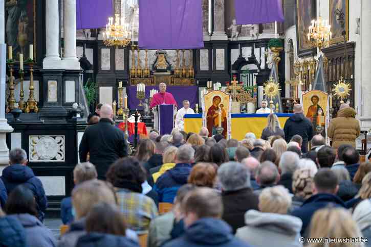 Bisschop Bonny en De Wever betuigen steun tijdens Oekraïens-katholieke misviering: “Het ergste hebben we nog niet gezien”