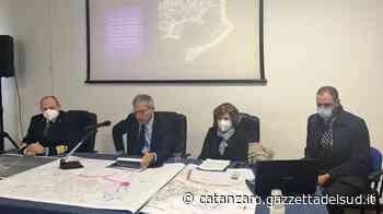 Crotone, Agostinelli spiega il porto che verrà tra riqualificazione e cantieristica - Gazzetta del Sud - Edizione Catanzaro, Crotone, Vibo