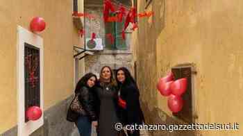 Crotone, vicolo del centro storico intitolato agli innamorati - Gazzetta del Sud - Edizione Catanzaro, Crotone, Vibo